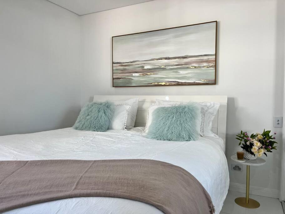 Bondi Beach Waves Beachfront Apartment Sydney Exterior photo