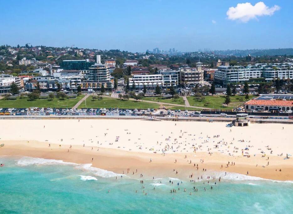 Bondi Beach Waves Beachfront Apartment Sydney Exterior photo