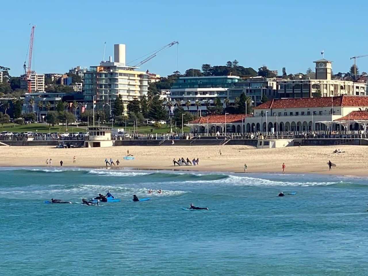 Bondi Beach Waves Beachfront Apartment Sydney Exterior photo